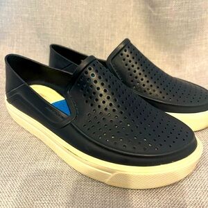 Crocs Water Shoe Summer Slip On Toddler Size 8 Navy Blue